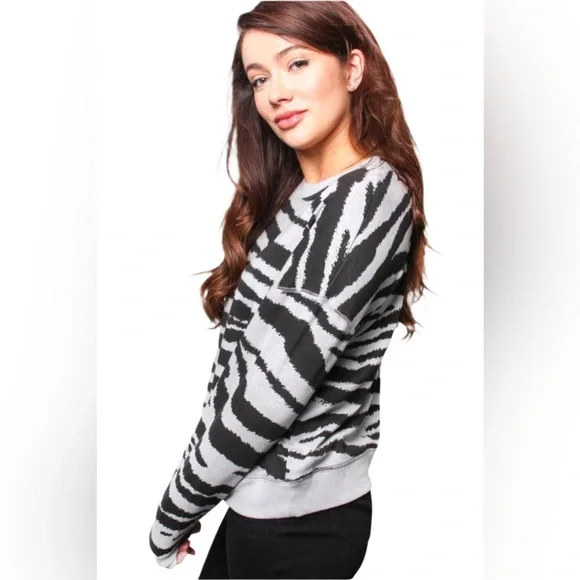 Women's Round Neck Large Long Sleeve Printed Sweater - Picture 2 of 3